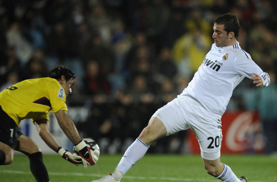 雷火电竞主播-阿尔梅里亚主场失利，保级压力增大的简单介绍