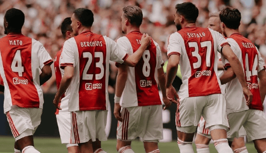 阿贾克斯展现出出色的团队合作 阿贾克斯展现出出色的团队合作