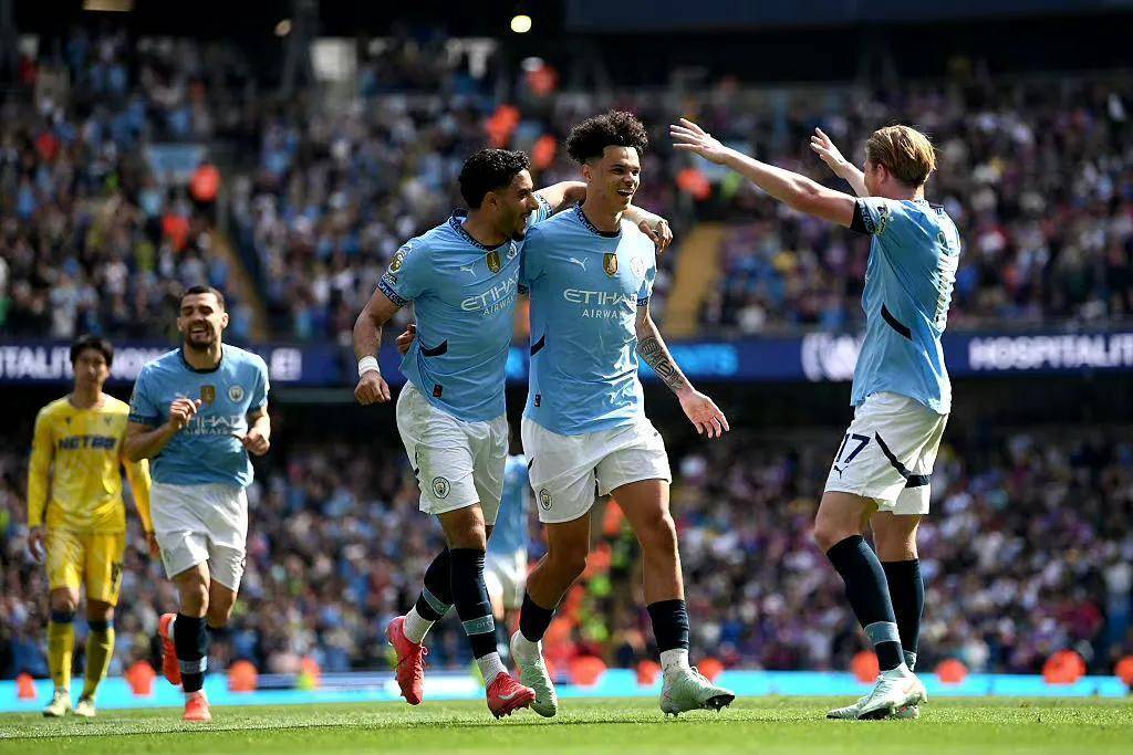 曼城逆袭,连番获胜登上榜首 曼城逆袭,连番获胜登上榜首