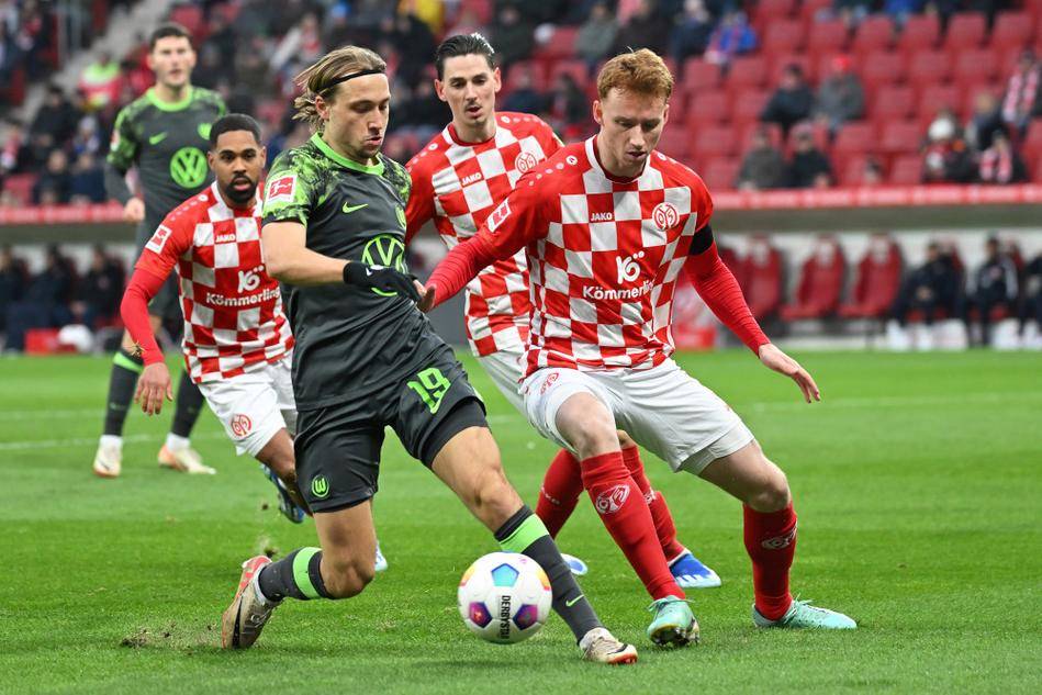 雷火电竞网址-汉堡客场战平美因茨，双方战成平局的简单介绍