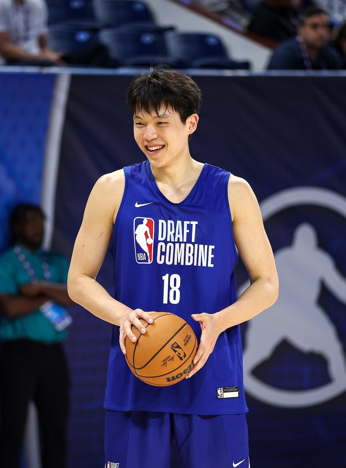 雄鹿完胜辽宁队,布伦森关键制胜的简单介绍 雄鹿完胜辽宁队,布伦森关键制胜的简单介绍