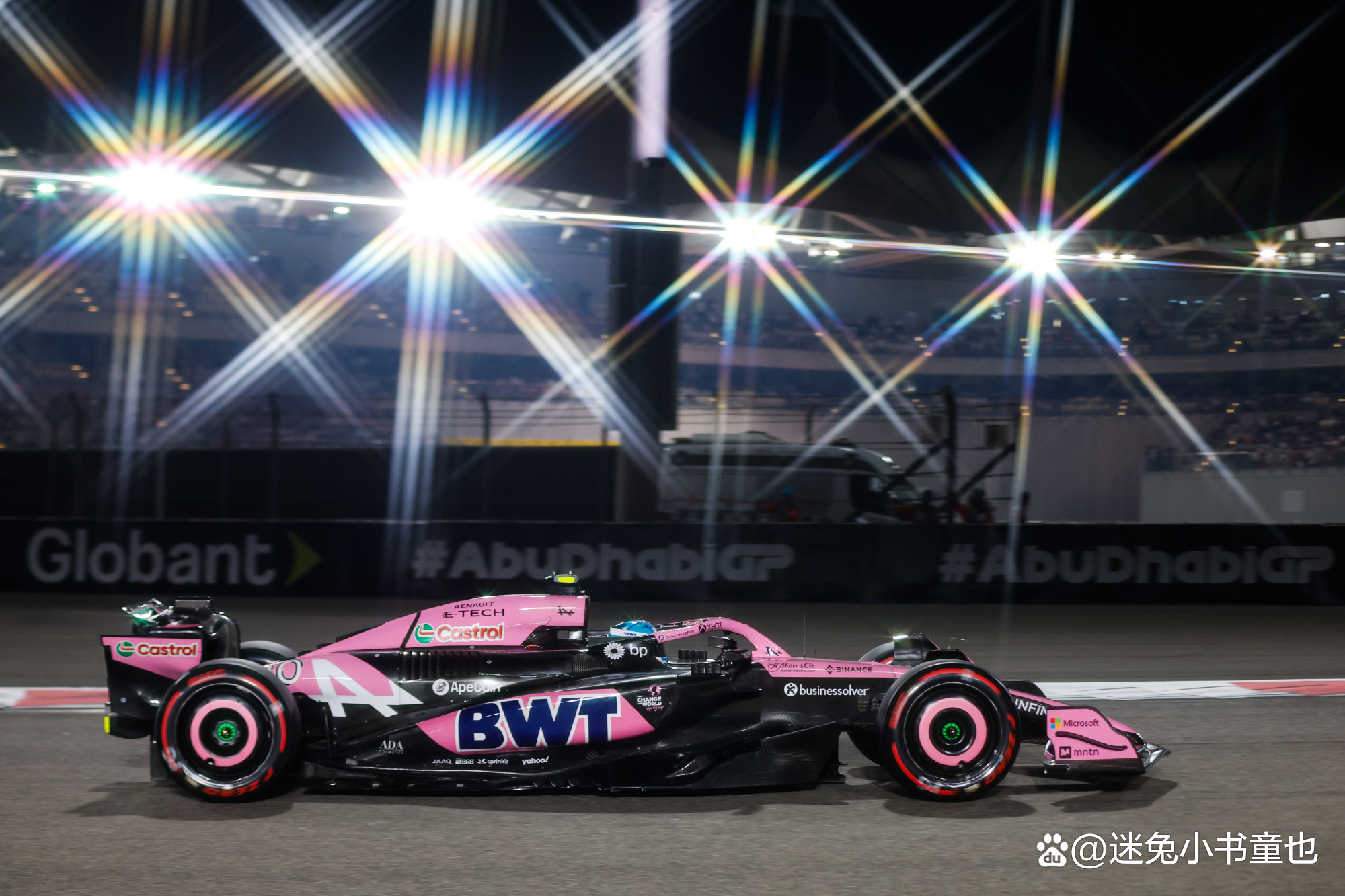 雷火电竞简介-迈凯伦完胜哈斯车队，佩雷兹点燃赛场