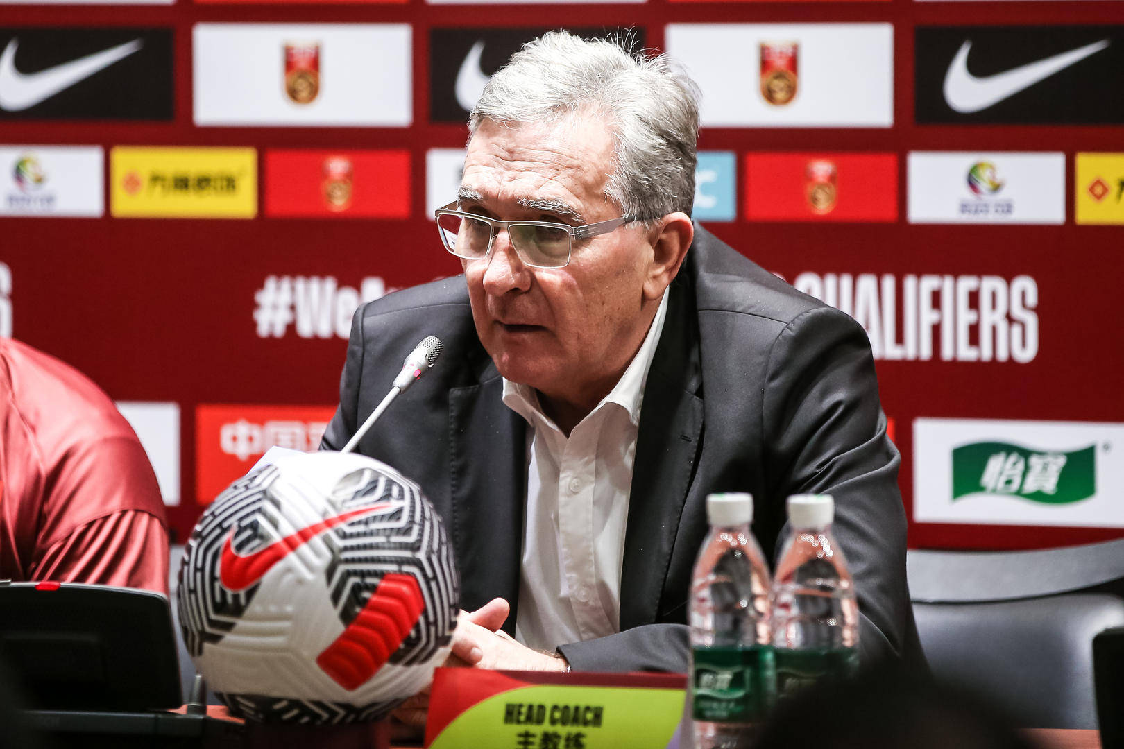 雷火电竞合作-火焰队在失利后加强训练，力争弥补不足