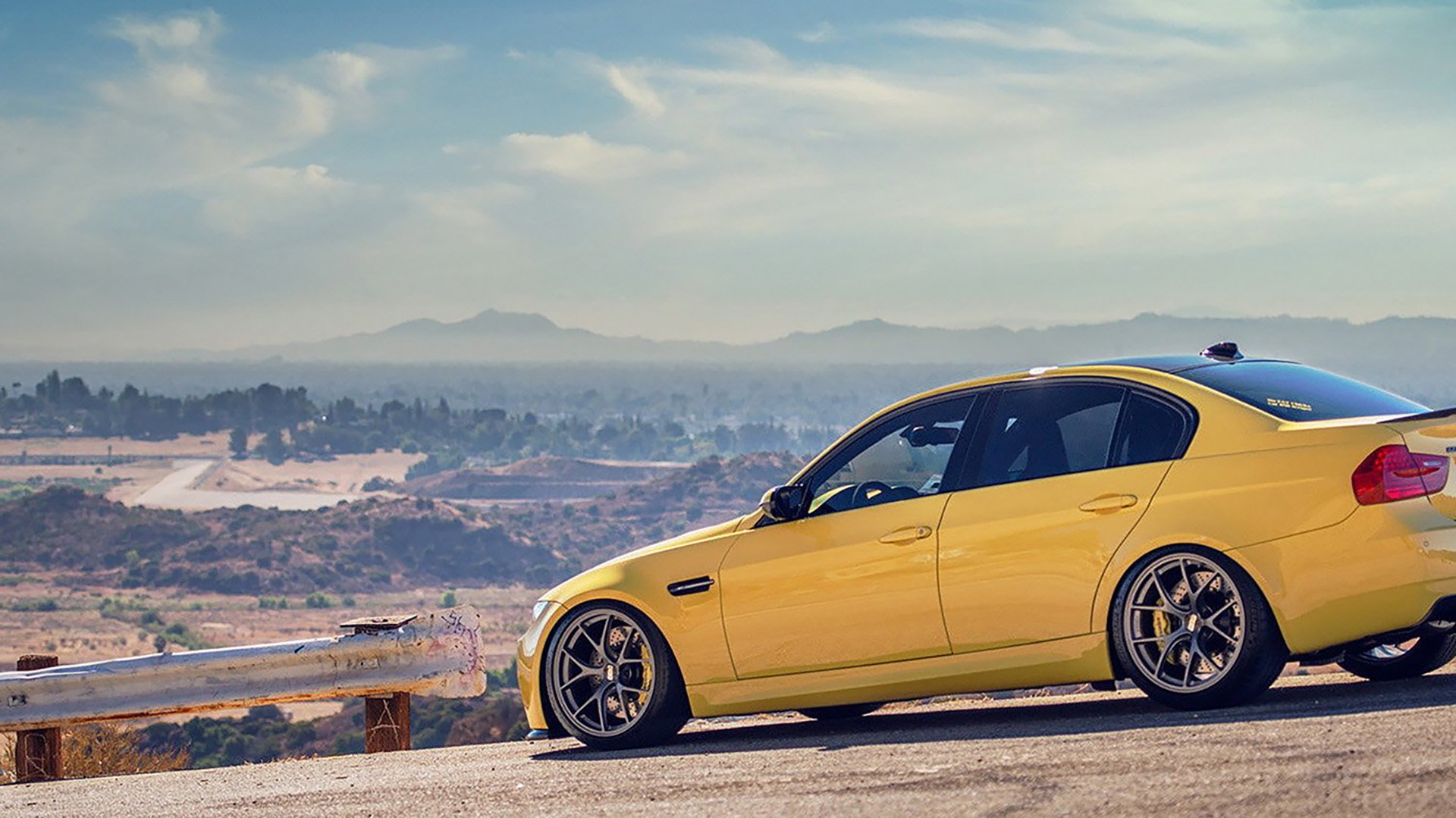 雷火电竞网站-绿茵无疆界，当厄瓜多尔的高原雄鹰与埃及的法老军团，在精神欧冠的巅峰对决