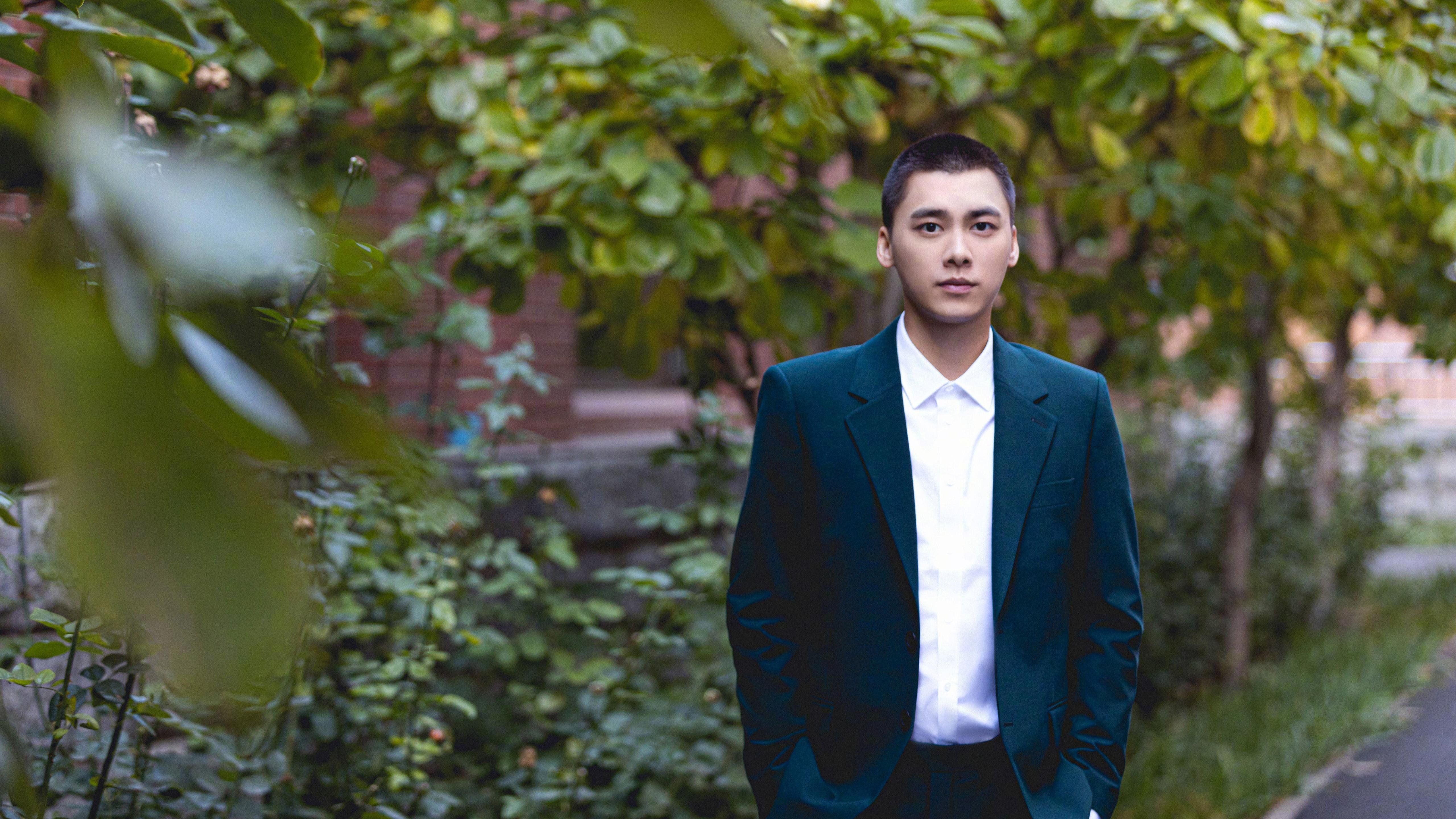 独舞于红白格子之上，迪巴拉的绿茵交响诗