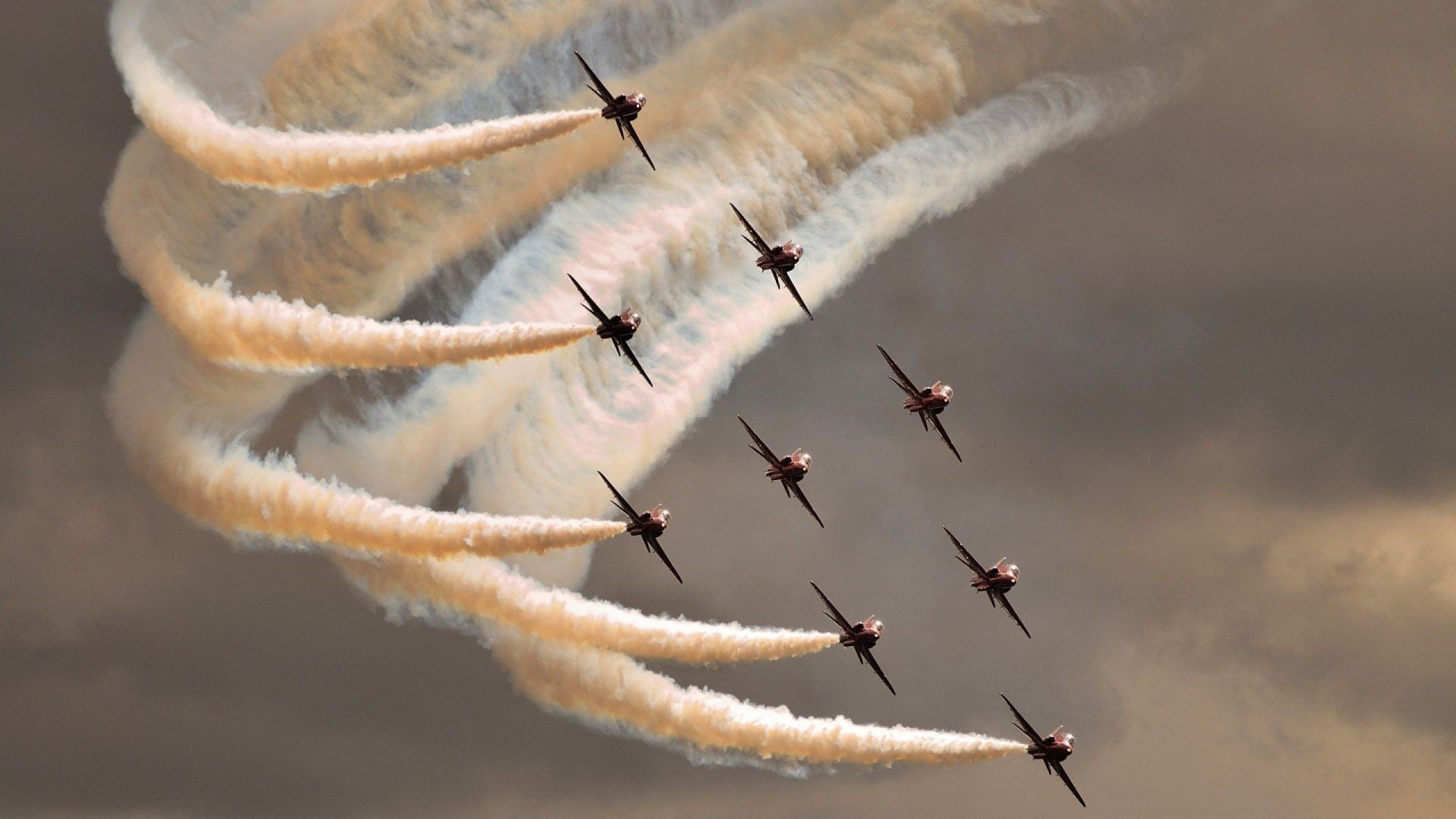 体育的野心家，当一个篮球王朝在深圳倒下，一个足球联赛被约基奇接管