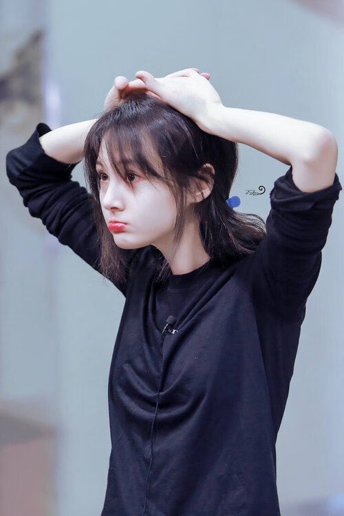 雷火电竞下载-新王当立！萨卡单骑破局定乾坤 波兰铁血防守力擒丹麦童话